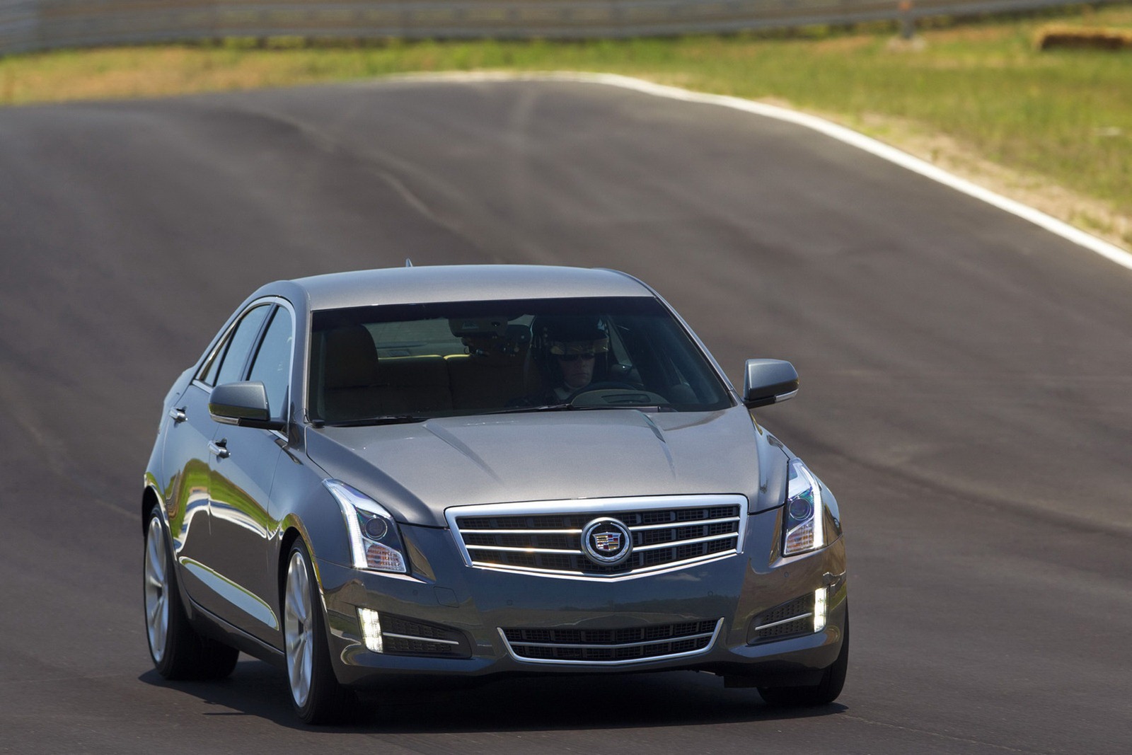 [2013-Cadillac-ATS-104%255B2%255D.jpg]