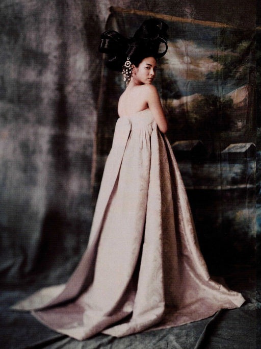 [vogue_korea_june_2007_roversi_7%255B5%255D.jpg]