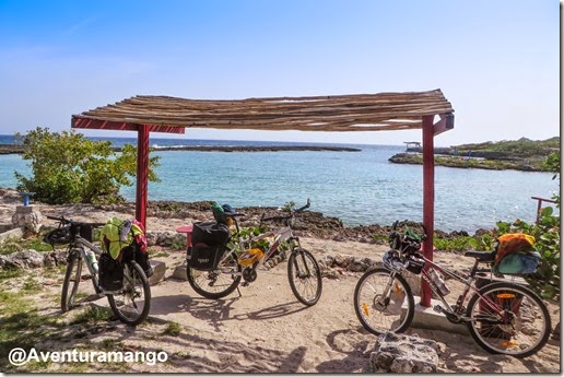 Bikes em Caleta Buena - Cuba