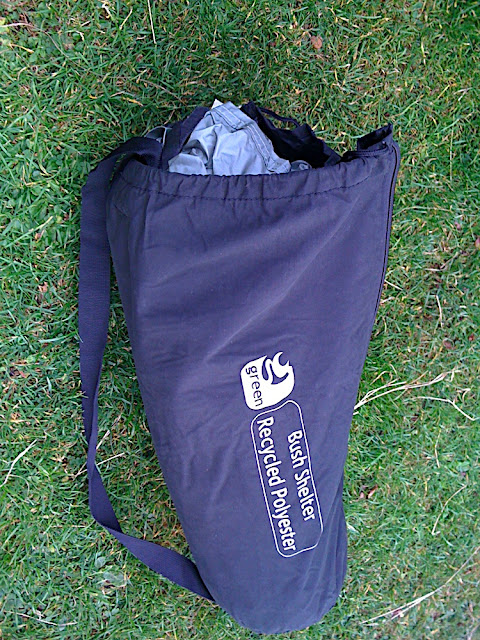 OUt of the bubblewrap.... a new tent in my life... The tent is made of recycled PTFE plastic, from bottles and the like!