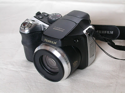 FinePix S8100fdにステップアップリング取り付け FinePix S8100fdにステップアップリング取り付け