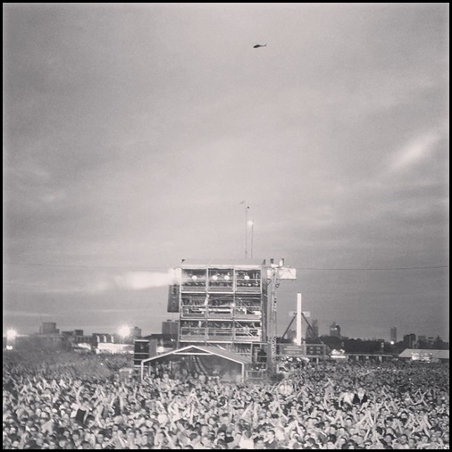 Kasabian - Hard Rock Calling - Copter hovering for a free view