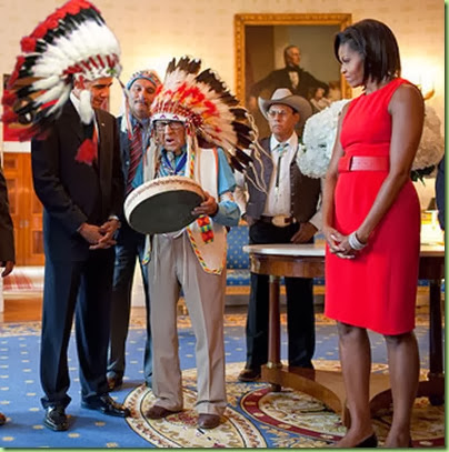 obama-indians-feathers