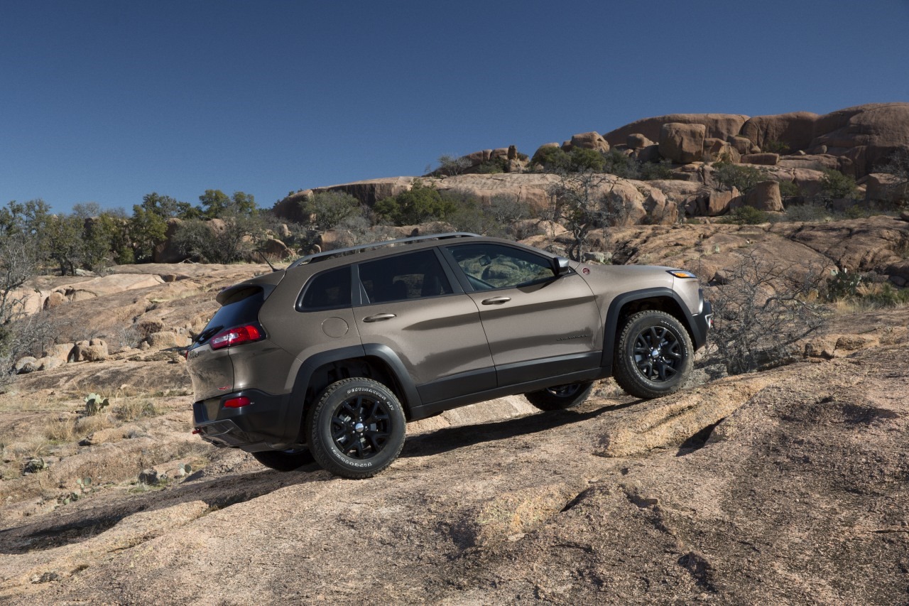 2014-Jeep-Cherokee-SUV-27%255B3%255D.jpg