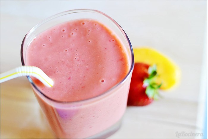 strawberry peach smoothie 2