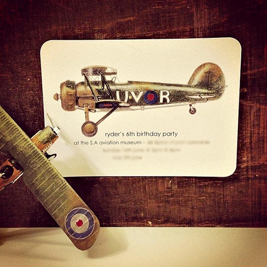 vintage-airplane-party-invitation