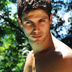Veja esse e outros ensaios no http://www.my.opera.com/theboyv02