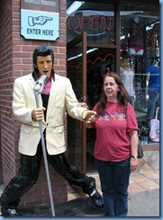 9658 Nashville, Tennessee - Discover Nashville Tour - downtown Nashville Broadway Street - Elvis & Karen 9658 Nashville, Tennessee - Discover Nashville Tour - downtown Nashville Broadway Street - Elvis & Karen