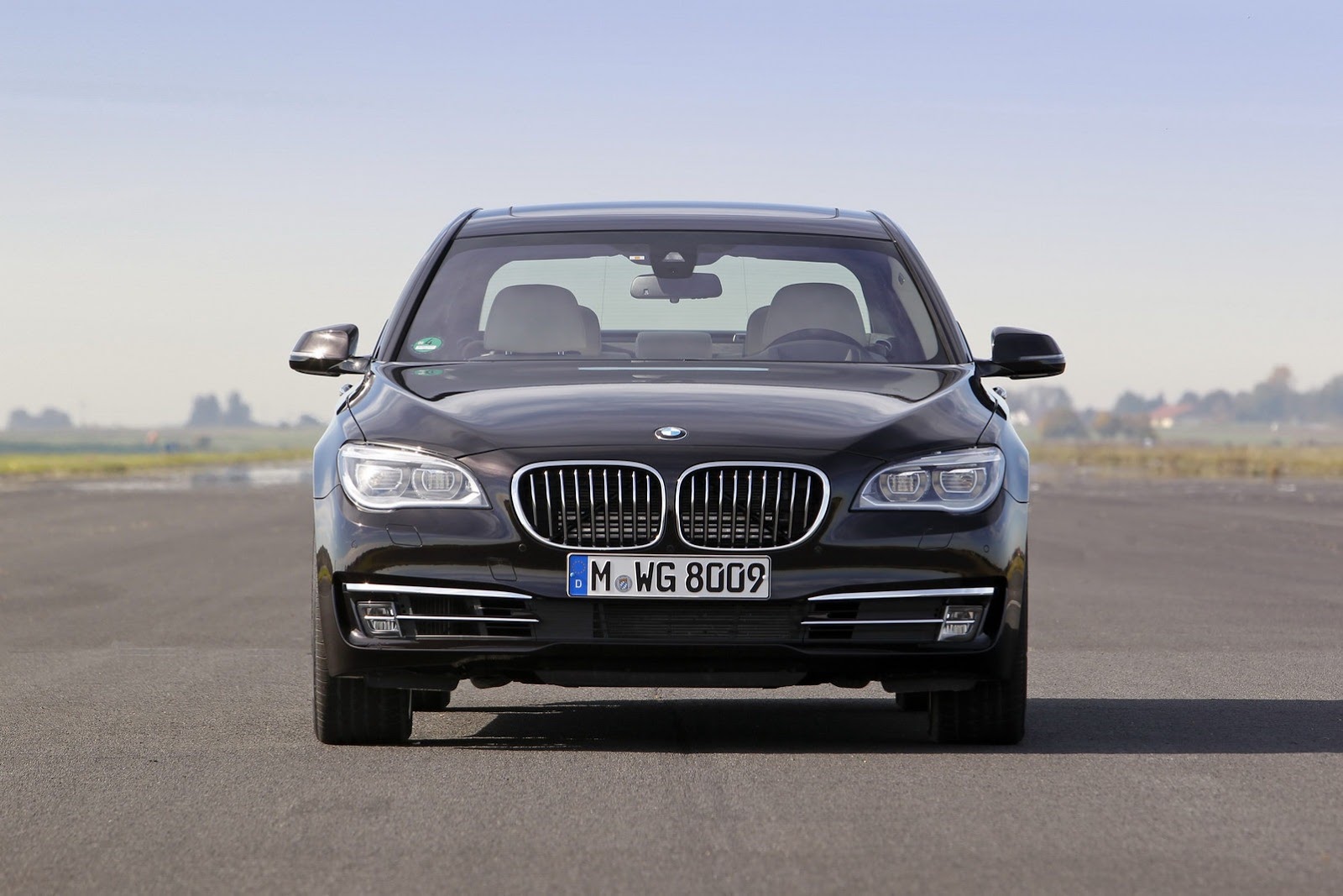 [BMW-V12-7-Series-35%255B2%255D.jpg]