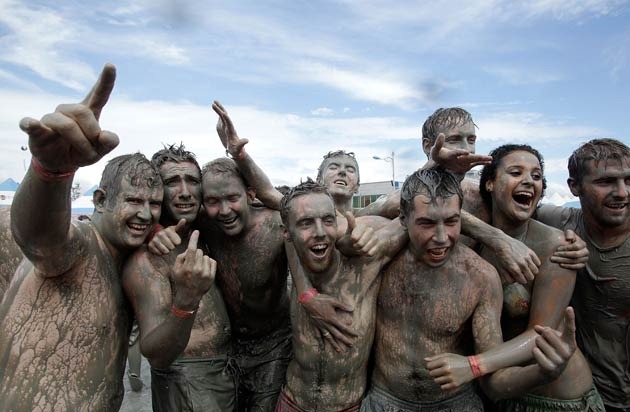 boryeong-mud-fest-2011-17 boryeong-mud-fest-2011-17