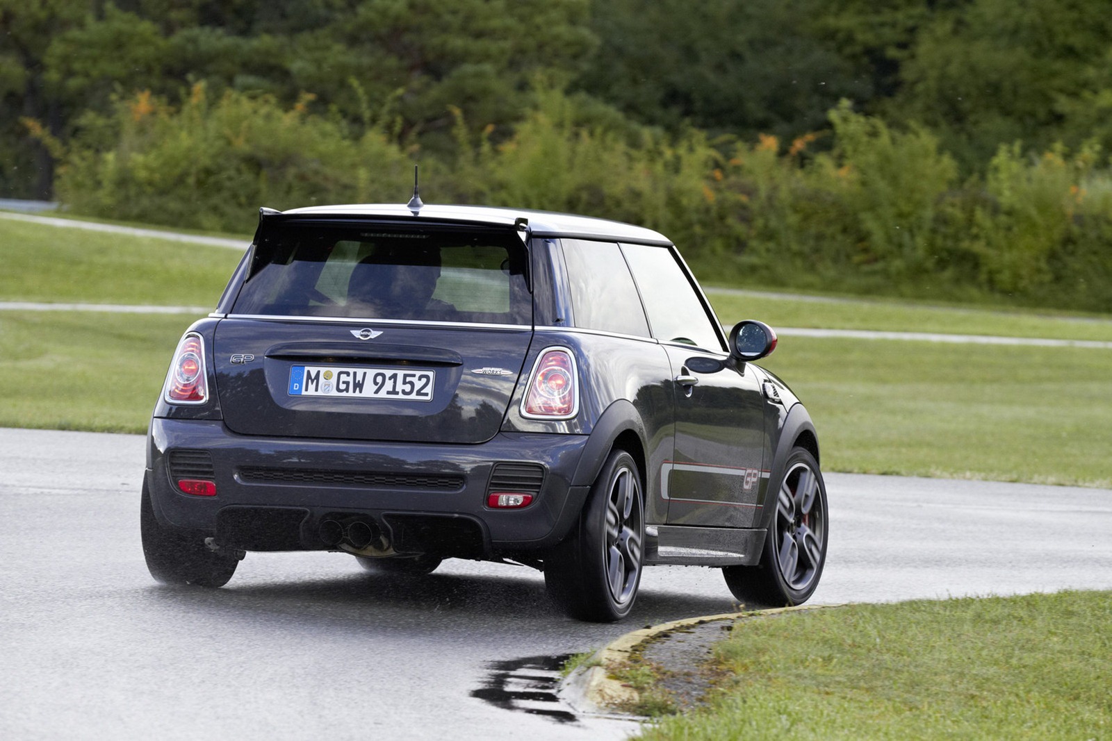 2013-MINI-JCW-GP-I30%25255B7%25255D.jpg