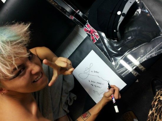 G-Dragon - Crayon - 2012 - Backstage - 01.jpg