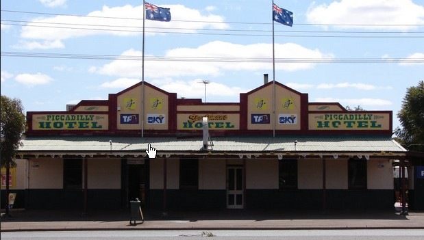 [Piccadily%2520hotel%2520pub%2520kaalgoorlie%255B3%255D.jpg]