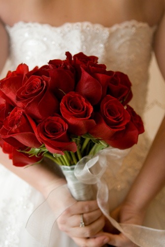 [Long-stemmed-red-rose-bouquet%255B3%255D.jpg]