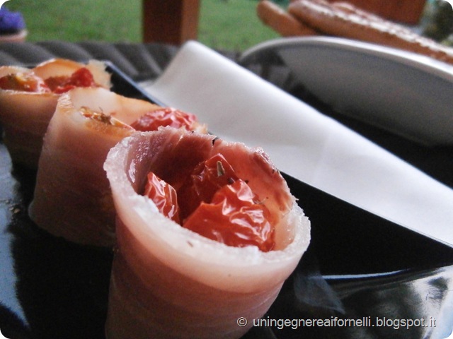 pesce spada affumicato pomodorini rotolini antipasto aperitivo pesce spada affumicato pomodorini rotolini antipasto aperitivo