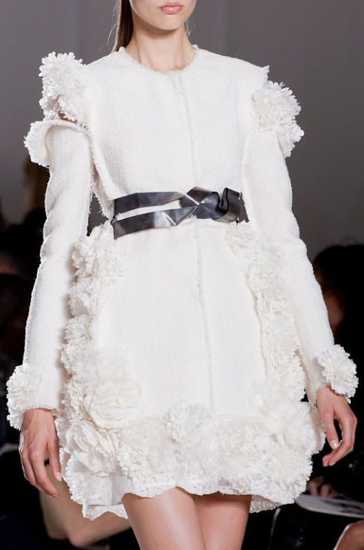 giambattista-valli-details-haute-couture-autumn-2013----pfw1