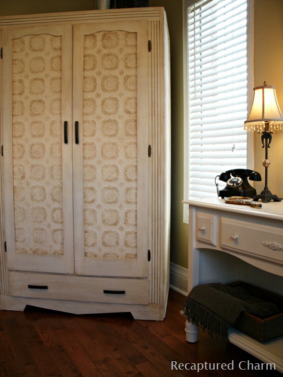 [wallpapered%2520armoire%2520022a%255B9%255D.jpg]