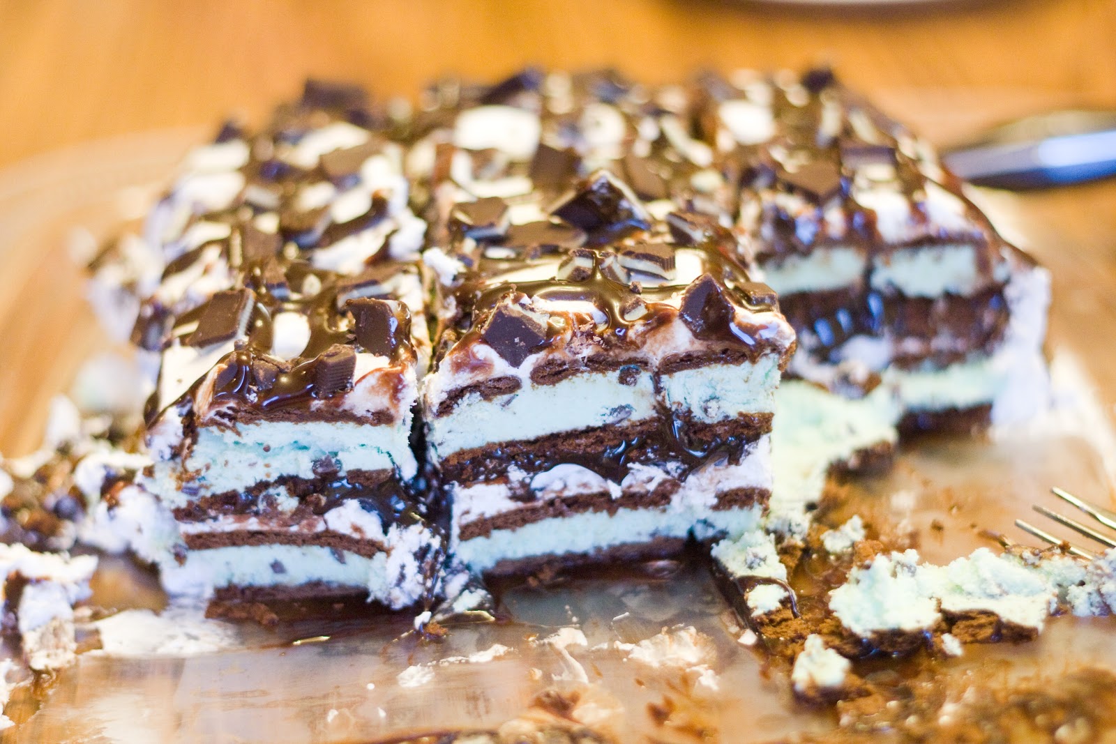 [9.7.12%2520-%2520ice%2520cream%2520cake%255B3%255D.jpg]