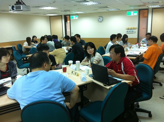 資策會網路行銷網路社群行銷成功案例分析<br />網路社群行銷成功案例分析 資策會網路行銷網路社群行銷成功案例分析<br />網路社群行銷成功案例分析