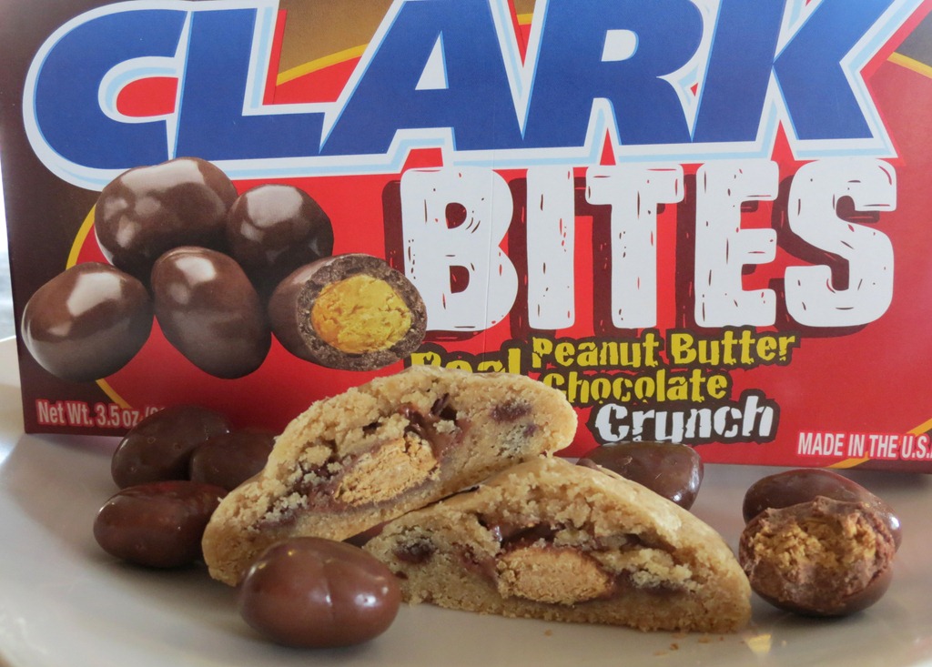 [Puffy%2520Peanut%2520Butter%2520and%2520Chocolate%2520Chip%2520Cookies%2520with%2520Clark%2520Bites%255B4%255D.jpg]