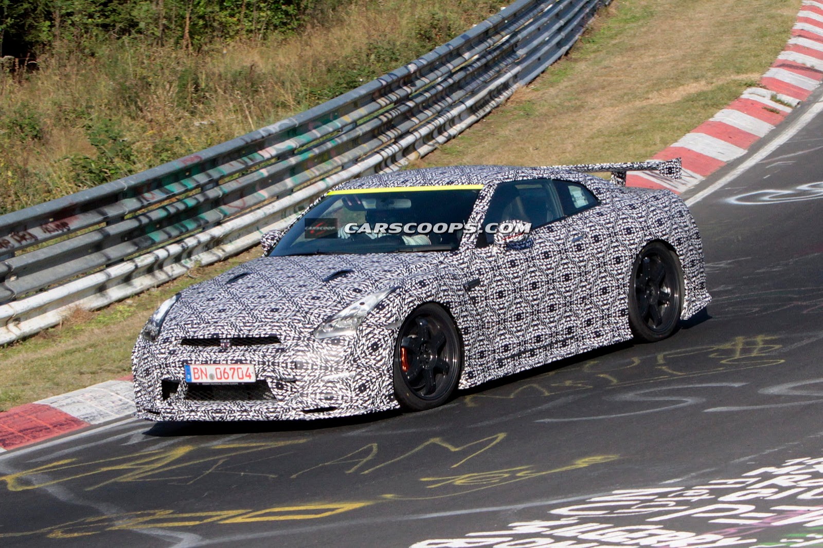 [2015-Nissan-GT-R-Nismo-3%255B3%255D.jpg]