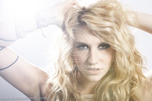 01/01/2010. Close Up Singer Ke$sh