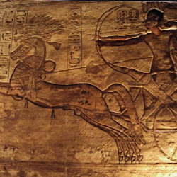 61 - Relieve del templo de Luxor con escena de batalla de Ramses II