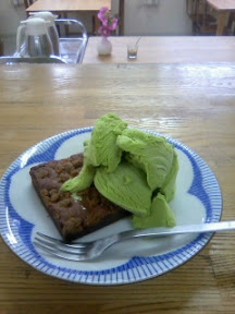ガトー抹茶アイスのせ.JPG