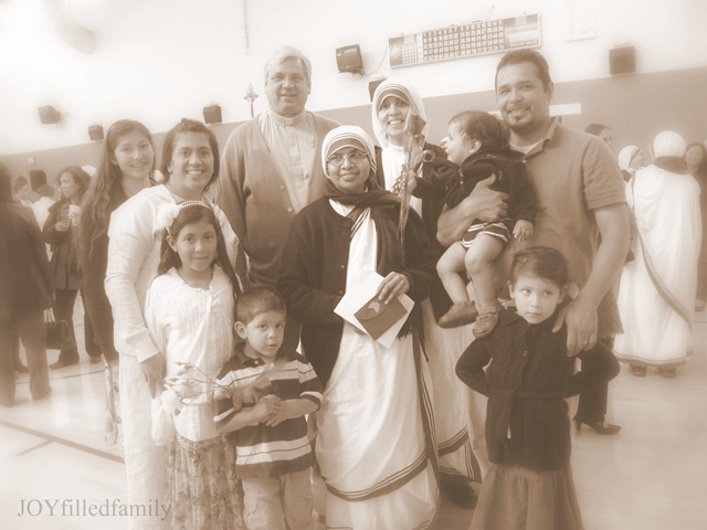 [JOYfilledfamily%2520and%2520MC%2520JOY%255B4%255D.jpg]