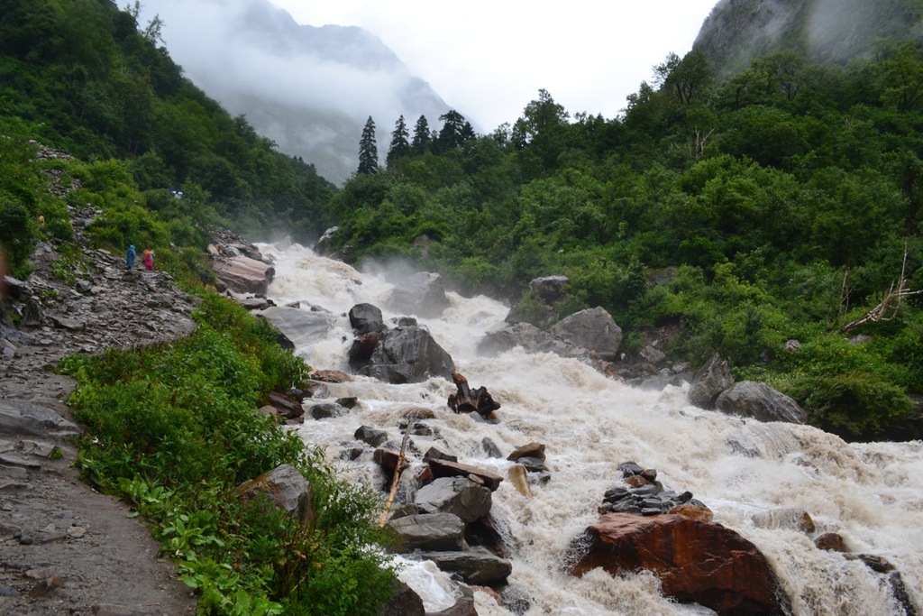 [River%2520Along%2520Govindghat%2520Ghangaria%2520trek%2520route%2520rushing%2520water%255B2%255D.jpg]