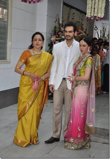 Esha_Deol_s_engagement_ceremony_with_Bharat_Takhtani9