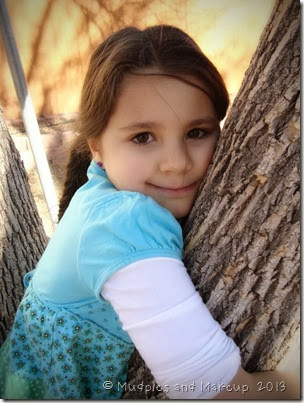 Elaina-hugging-tree Elaina-hugging-tree