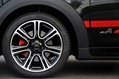 2013-Mini-Countryman-JCW-18_thumb.jpg?imgmax=800