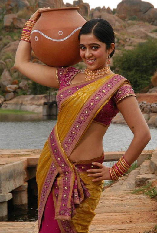 [charmi_latest%2520hot%2520pic_in%2520saree%255B3%255D.jpg]
