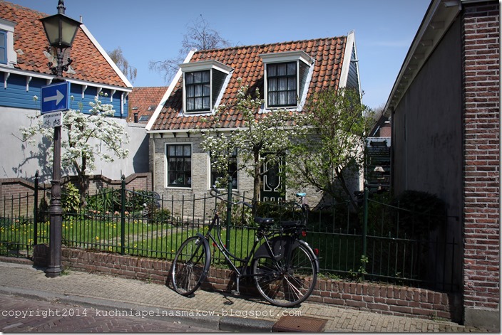 Edam (7) Edam (7)