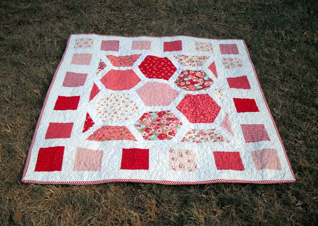[Hexagon%2520Baby%2520Quilt%25201%255B4%255D.jpg]
