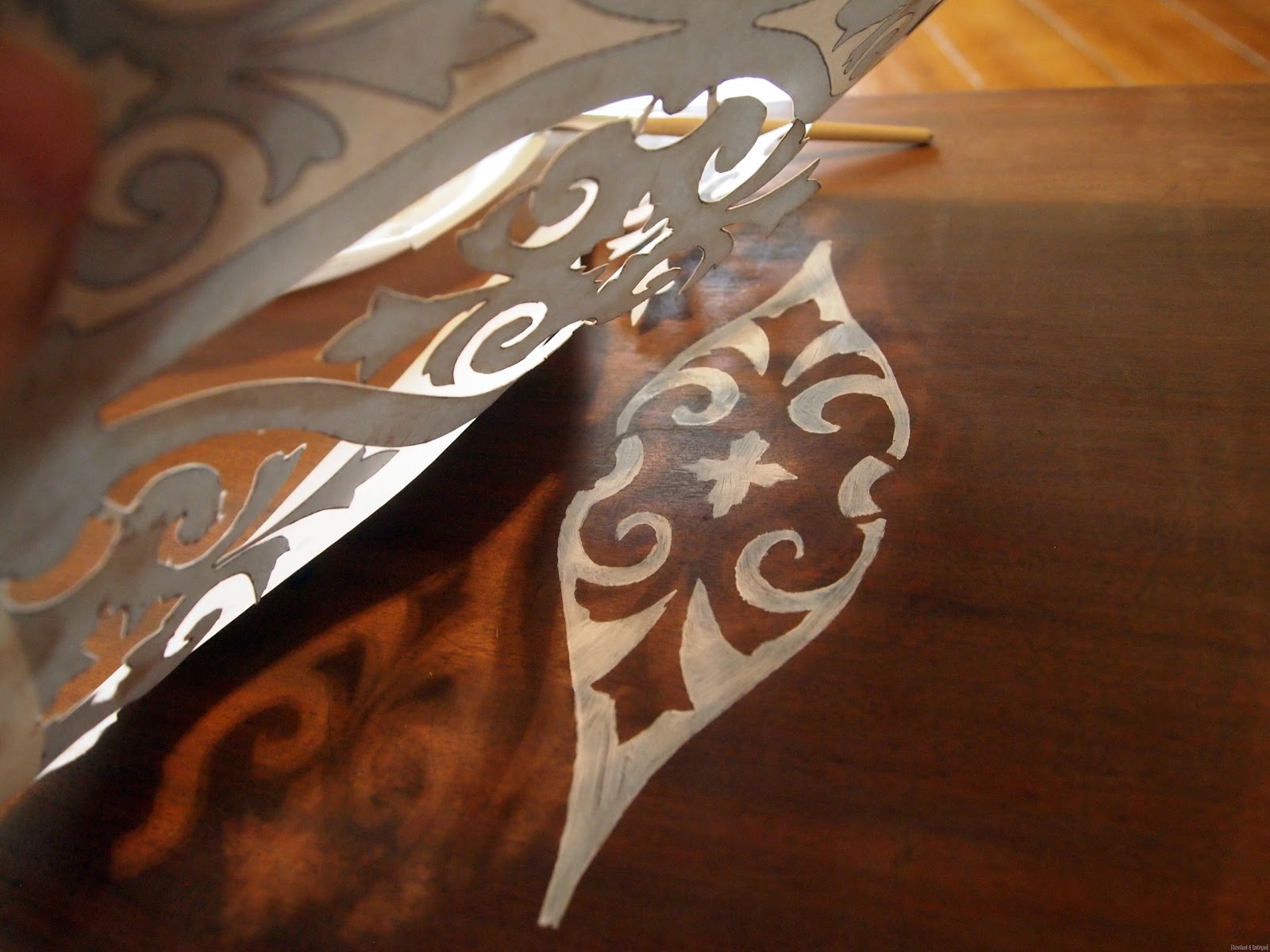 [Stencilled-Coffee-Table-Sawdust-and-%255B2%255D.jpg]