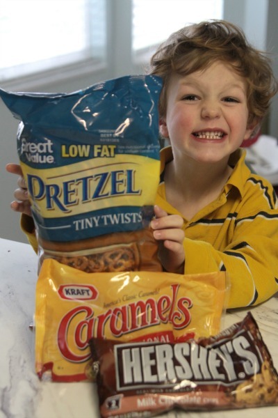 [chocolate-covered-carmel-pretzels5.jpg]