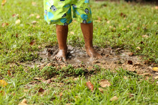 [muddyfeet21of14.jpg]