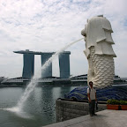 Jawolle! Wir sind doch noch angekommen! Merlion im Vordergrund mit dem berühmten Casino im Hintergrund.