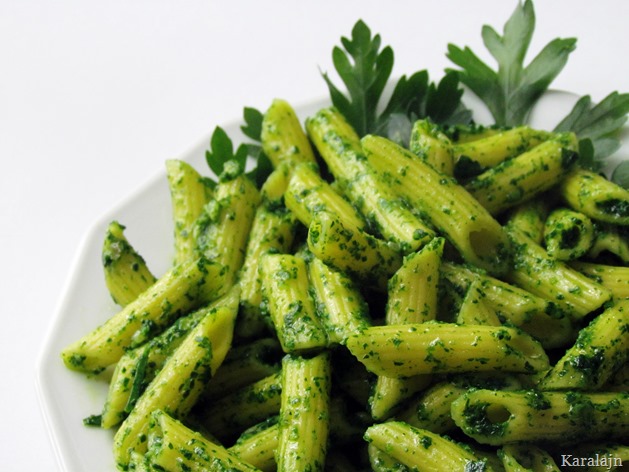 pesto z pietruszki pesto z pietruszki