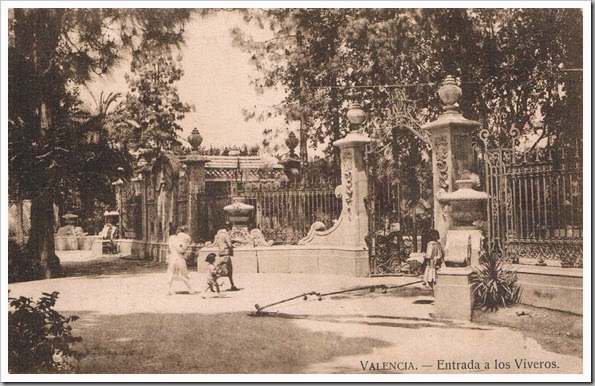 1932 JARDINES DEL REAL Entrada a Viveros, 1932