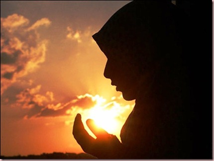 Muslim-woman-praying-REUTERS-640x480