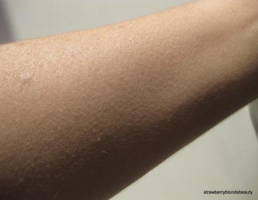 Laura Mercier Creme Smooth Warm Ivory swatch
