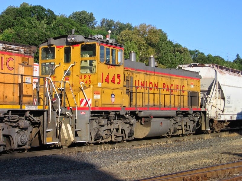 [IMG_6478-Union-Pacific-MP15AC-UPY-14.jpg]