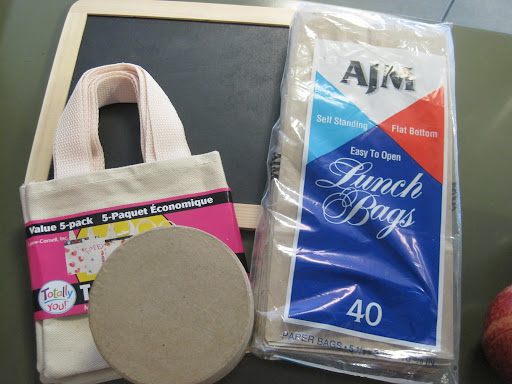 You can stamp on just about anything, like tote bags, paper boxes, pencil cases, paper lunch bags (for those field trip days when you don't want to lose a lunch box), notebooks, book covers, or cloth napkins. You can stamp on just about anything, like tote bags, paper boxes, pencil cases, paper lunch bags (for those field trip days when you don't want to lose a lunch box), notebooks, book covers, or cloth napkins.