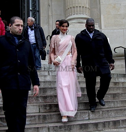 [Sonam_Kapoor_Pink_Saree%2520%25282%2529%255B4%255D.jpg]