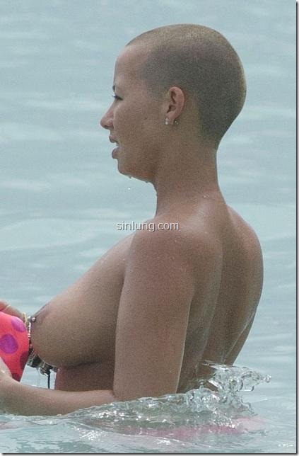Amber Rose Topless 02