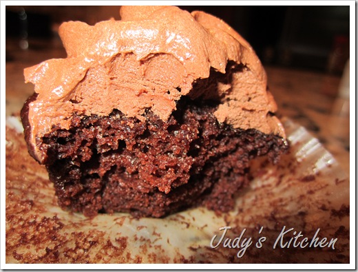 banana chocolate cupcakes (3) banana chocolate cupcakes (3)