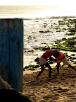 I Senegalesi sono grandi lottatori, allenamento in spiaggia